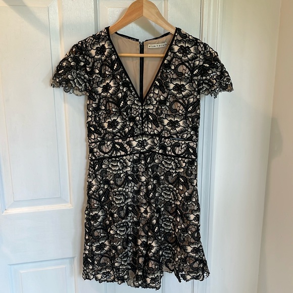 Alice + Olivia Tinsley Romper - Size 8 - Picture 1 of 13